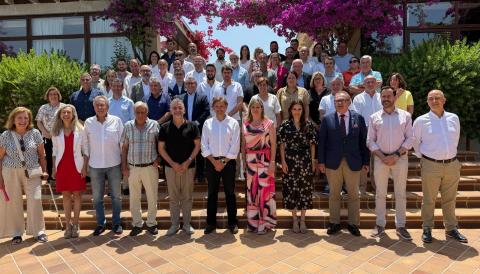 Foto de familia de la Asamblea General de la FELIB 2025